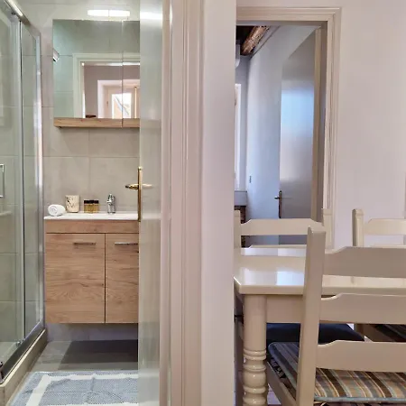 Casa de Férias Alekos Cozy Stone 2br Karya Center