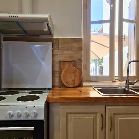 Tatil Evi Alekos Cozy Stone 2br Karya Center Kariá
