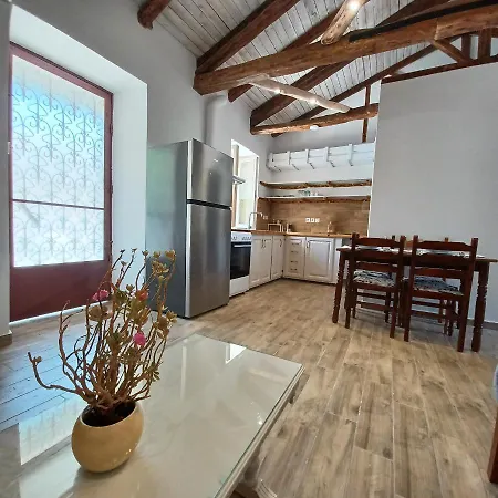 Alekos Stone House 2br Private Parking Holiday home *
