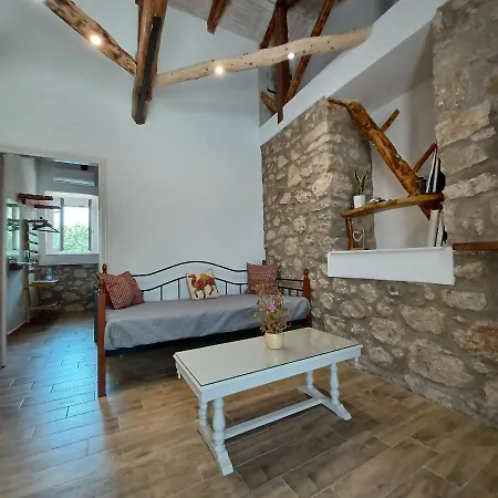 Holiday home Alekos Stone House 2br Private Parking Karia (Lefkada)