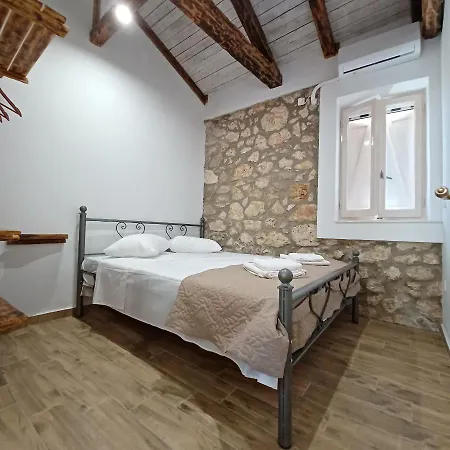 Alekos Stone House 2br Private Parking Holiday home *