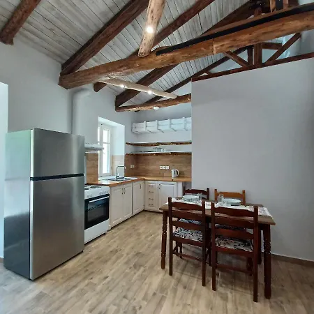 Alekos Stone House 2br Private Parking Holiday home