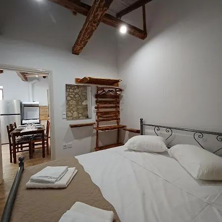 Holiday home Alekos Stone 2 Bedroom Home Near City-Center Karya *