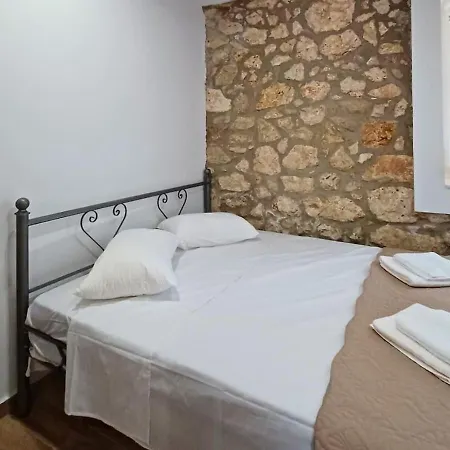 Alekos Stone 2 Bedroom Home Near City-Center Karya Karia (Lefkada)