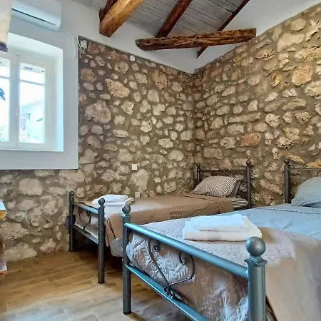 Holiday home Alekos Stone 2 Bedroom Home Near City-Center Karya Karia (Lefkada)