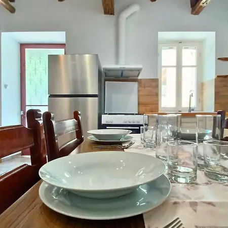 Alekos Stone 2 Bedroom Home Near City-Center Karya *