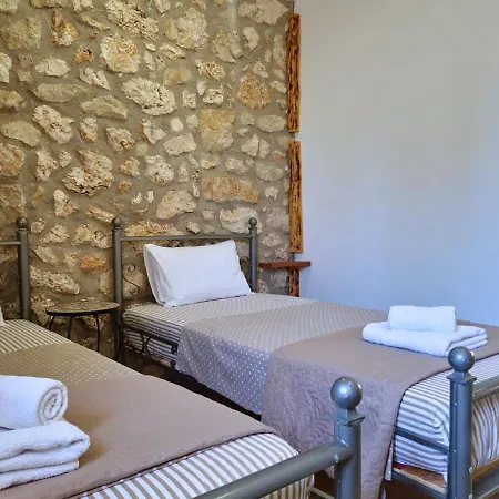 Alekos Cozy Stone 2br Karya Center Holiday home