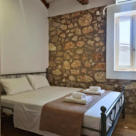 Alekos Cozy Stone 2br Karya Center Holiday home