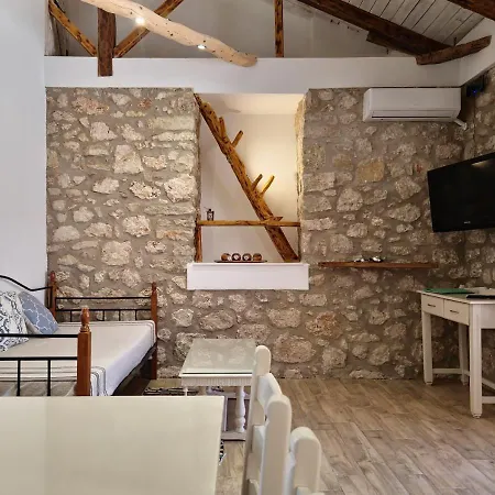 Alekos Cozy Stone 2br Karya Center *