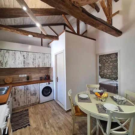 Alekos Cozy Stone 2br Karya Center בית נופש