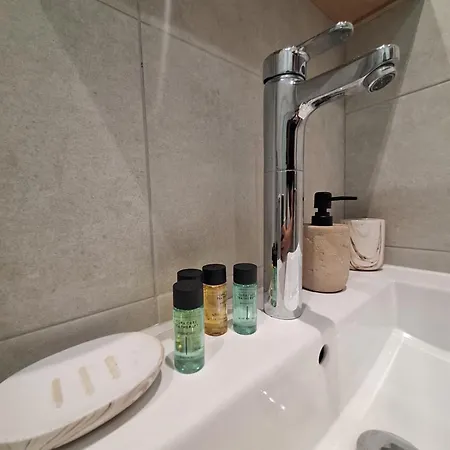 בית נופש Alekos Cozy Stone 2br Karya Center *