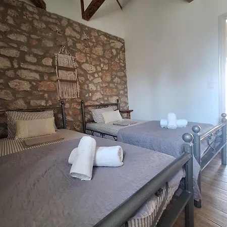 בית נופש Alekos Cozy Stone 2br Karya Center Kariá