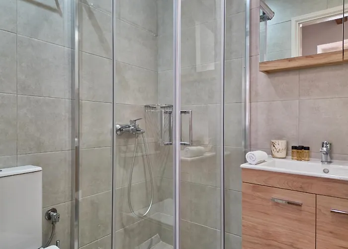 Dom wakacyjny Alekos Cozy Stone 2br Karya Center